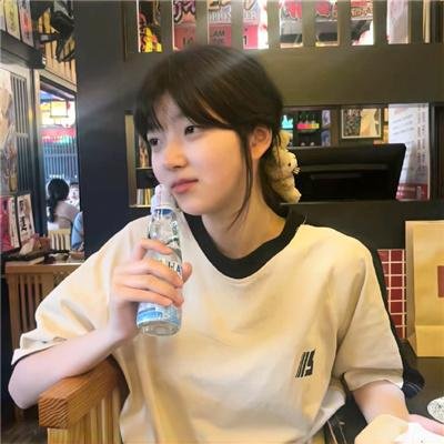 热裤荡女